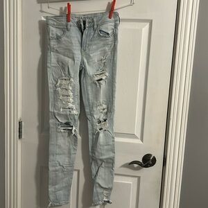 Light wash ripped American Eagle jeans